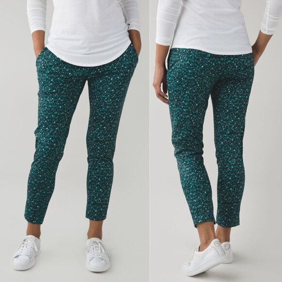 lululemon athletica Pants - Lululemon Jet Crop Slim In Mountain Peaks Black Forage Teal Size 2